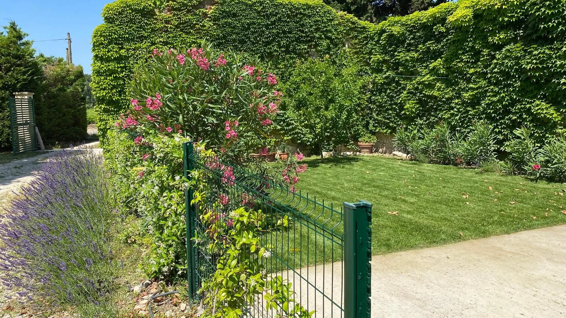 Petite Maison En Drome Provencale Tulette France